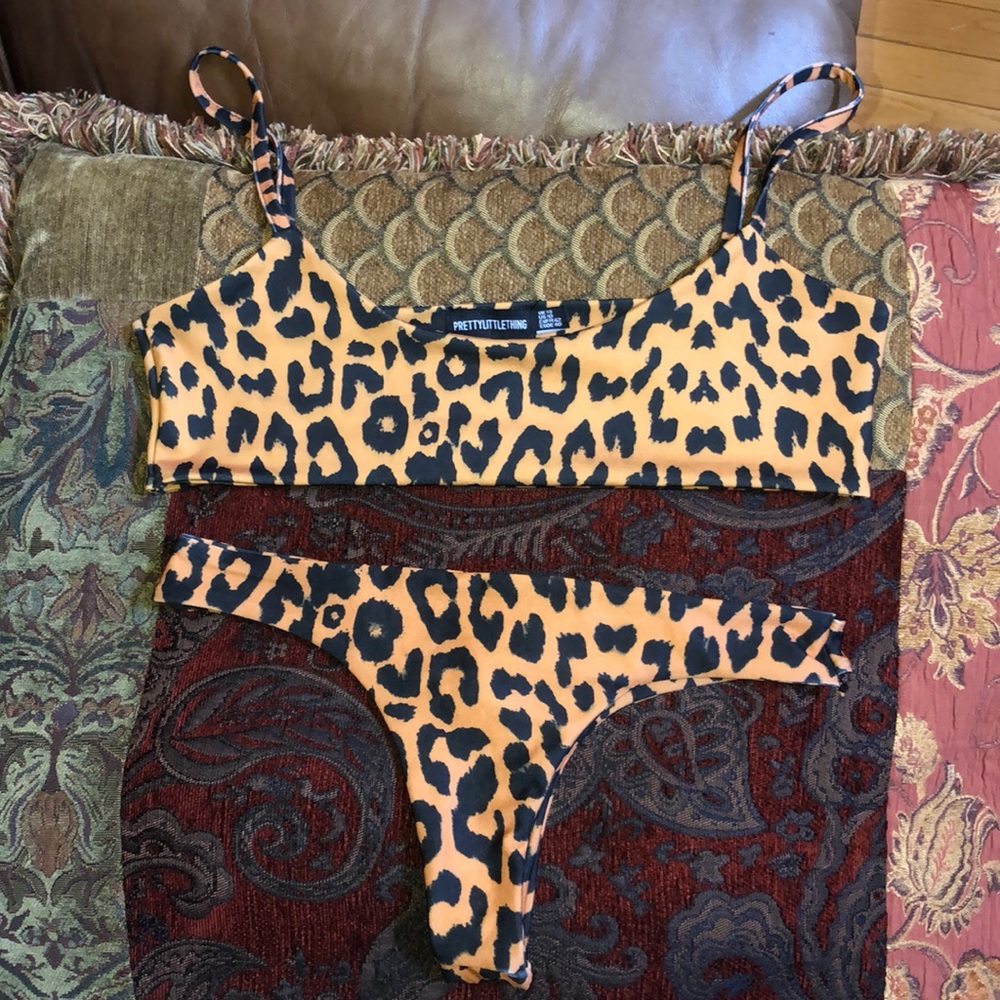 Pretty little thing bikini top